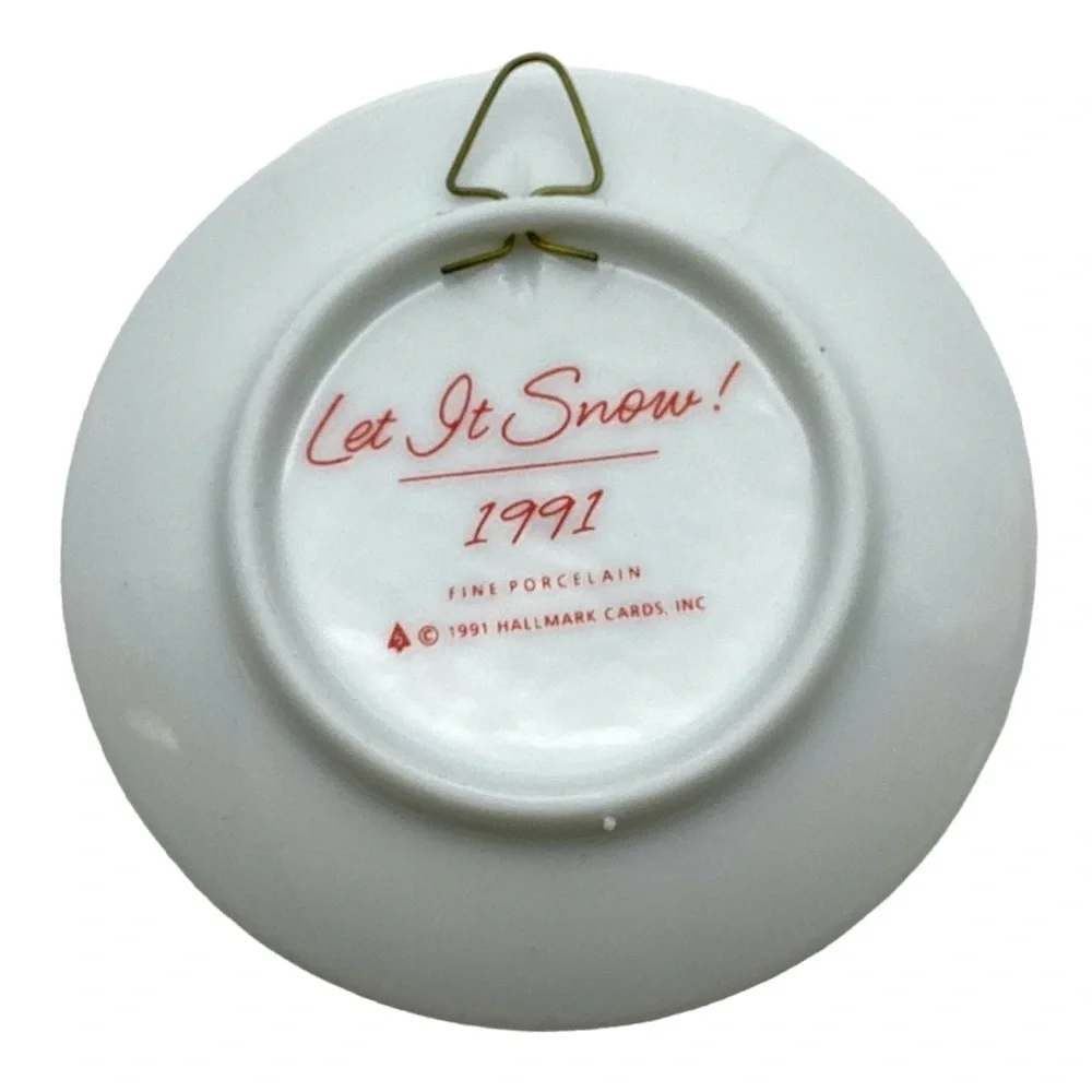 Hallmark 1991 “Let it Snow” Christmas Plate/Ornament